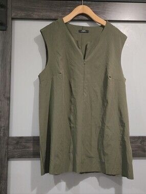 Parfois Green Sleeveless V-neck Zipper Lightweight Blouse EUR/ECU L